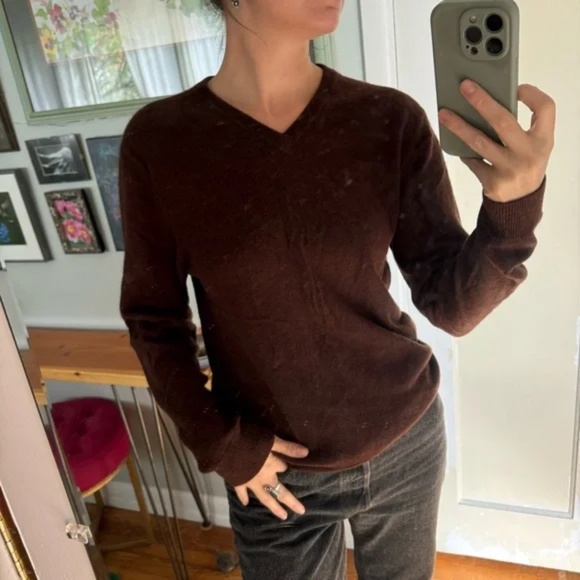 Club Room Cashmere Sweater Brown Vneck Small - Picture 5 of 5